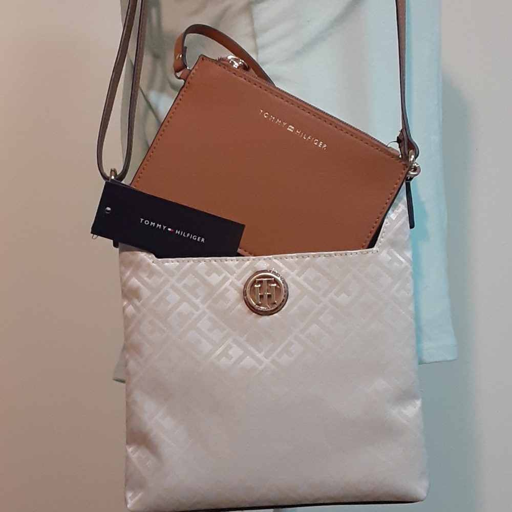 Stunning Tommy Hilfiger Crossbody and Clutch! NWT